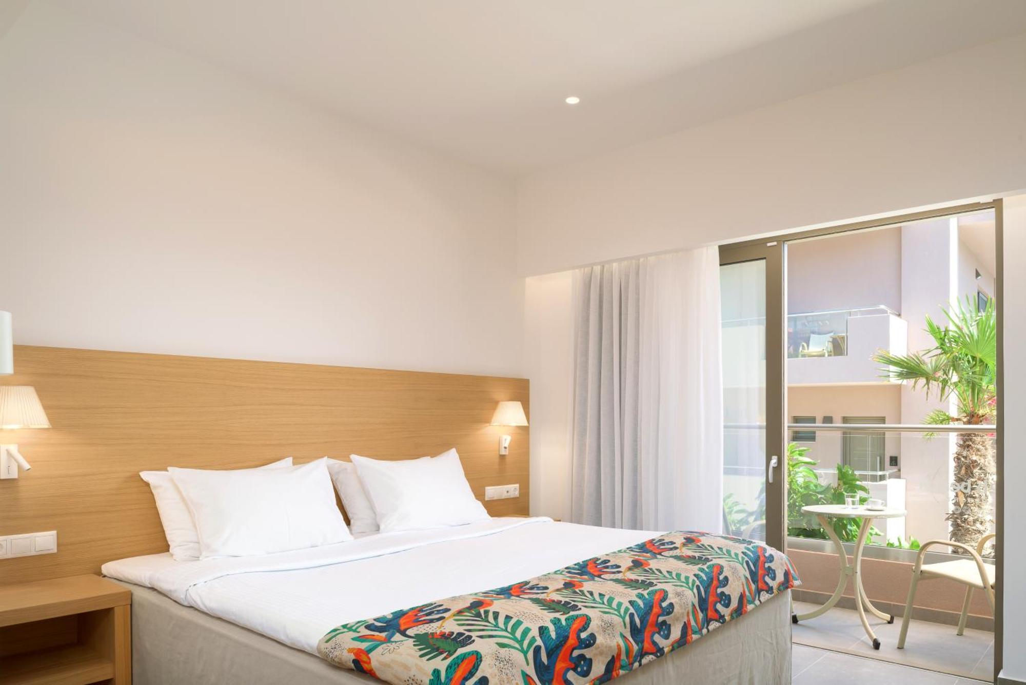 High Beach Resort Malia Esterno foto